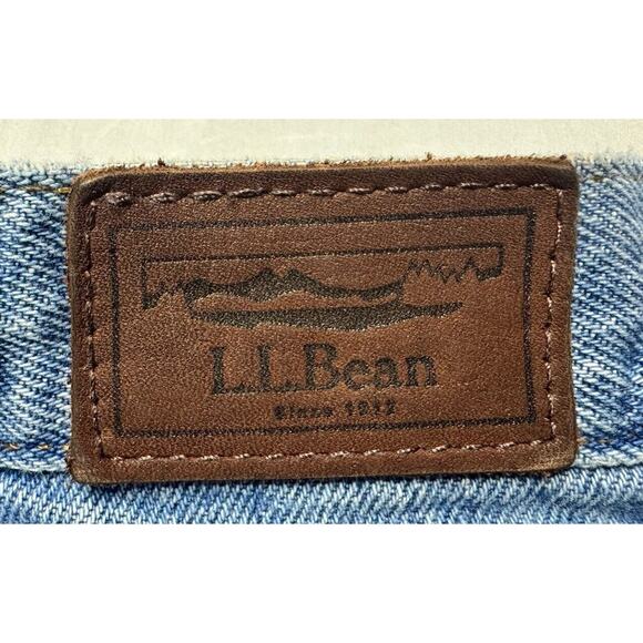 LL Bean Men's Blue Denim Relaxed Fit Straight Leg Jeans - Size 36x32.5 - Picture 4 of 6